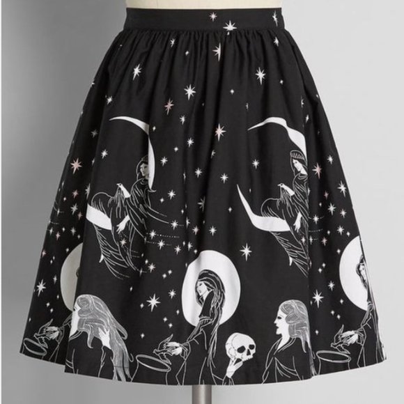 ModCloth x Black Friday Dresses & Skirts - Modcloth witch skirt (Moonstruck Maven skater skirt size XS)